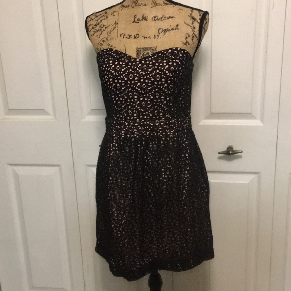 🆑 NWT Strapless Eyelet Dress